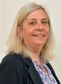 Profile image for Cynghorydd Alwen Pennant Watkin